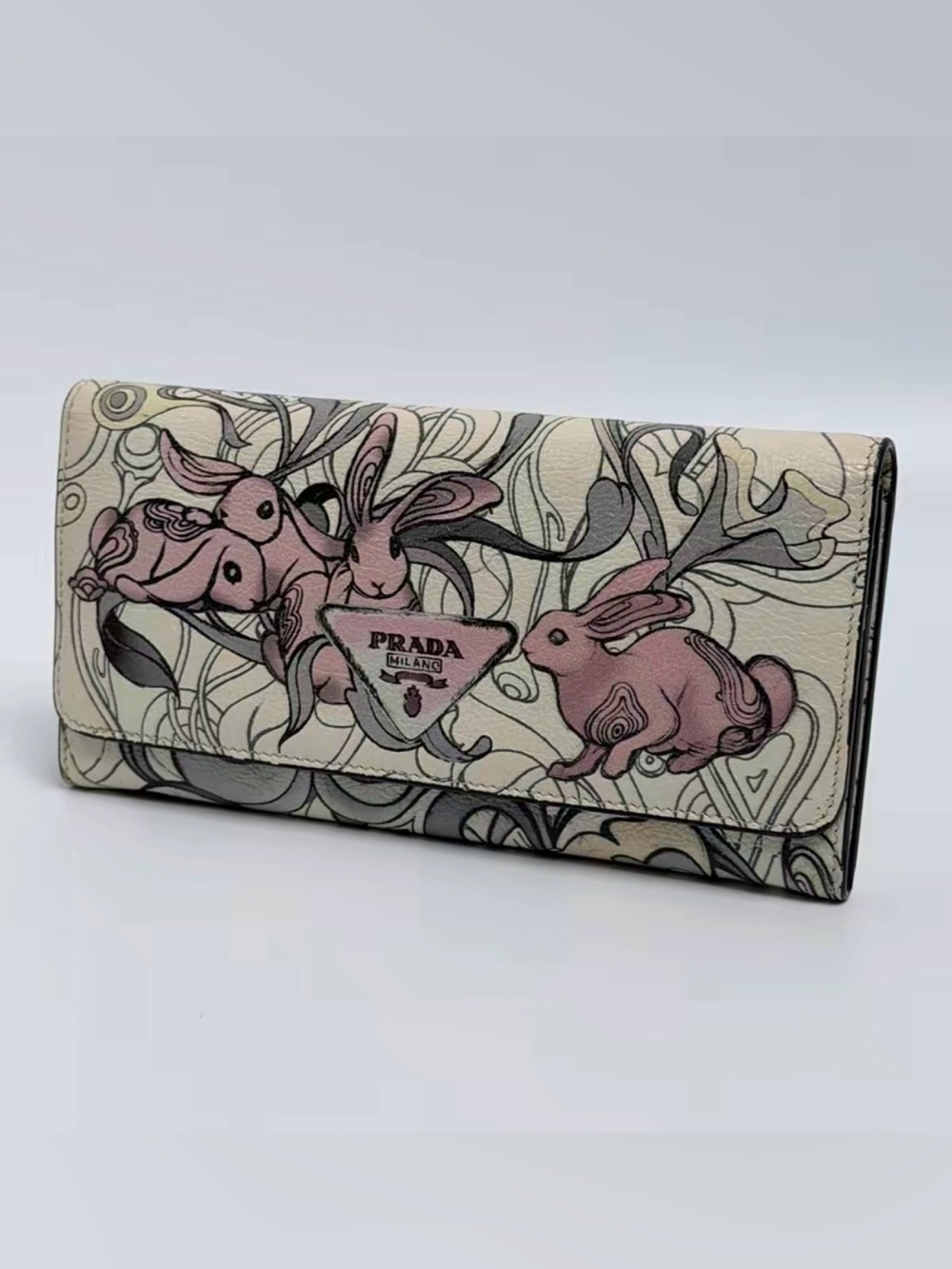 Prada EUC Limited Edition rabbit print by James Jean - Picture 3 of 8